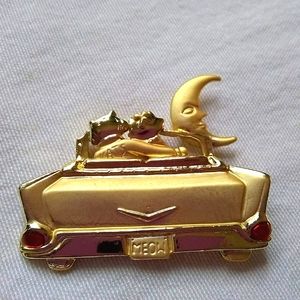 AJC Vintage Brooch Pin-Cat Couple in Car Gold Tone Red Stone Meow Moon